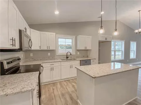 607 S Walnut St, Seneca, SC 29678 photo 14