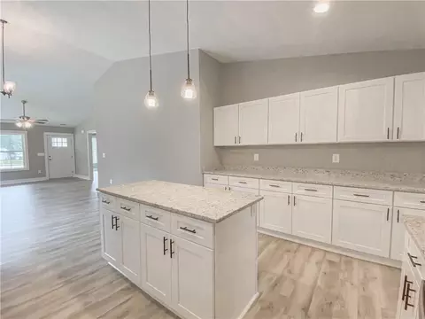 607 S Walnut St, Seneca, SC 29678 photo 15