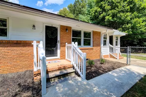 209 Ginger Ln, Easley, SC 29642 photo 2