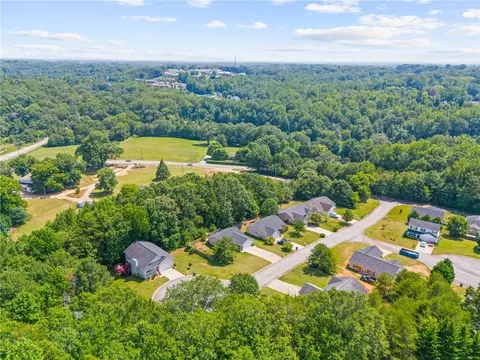 212 Hazel Dr, Easley, SC 29640 photo 34