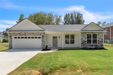 203 Saluda St, Belton, SC 29627