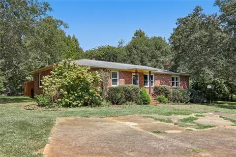 613 Farrs Rd, Easley, SC 29640