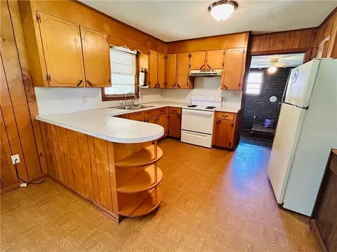 114 Knowlandale Dr, Starr, SC 29684 photo 4