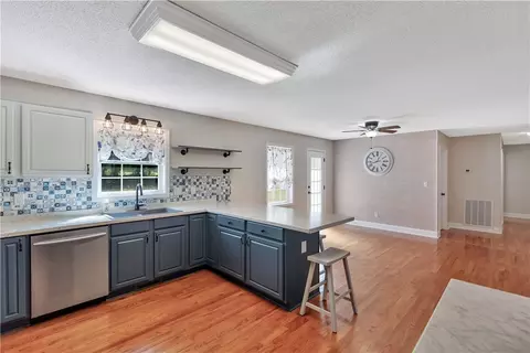 103 Cheri Cir, Pelzer, SC 29669 photo 5