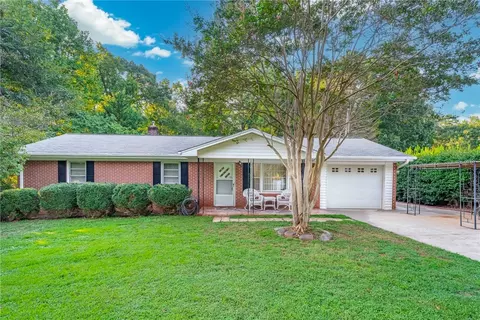 218 Doyle Dr, Seneca, SC 29678