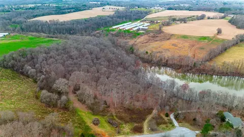 435 Arrowhead Lake Trl, Westminster, SC 29693