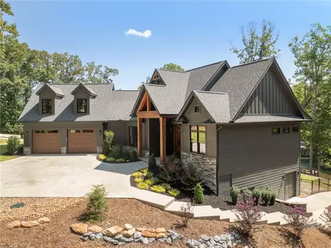 4040 Augusta Point Dr, Seneca, SC 29672 photo 5