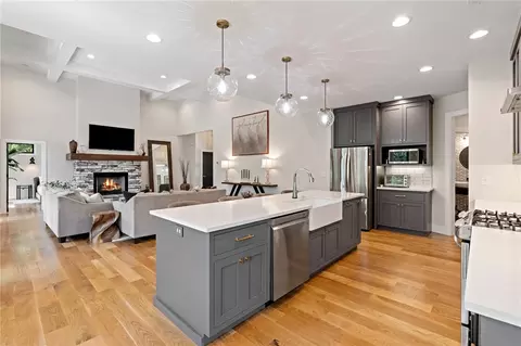 4040 Augusta Point Dr, Seneca, SC 29672 photo 12