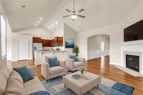 310 Reading Ct, Easley, SC 29642 photo 2