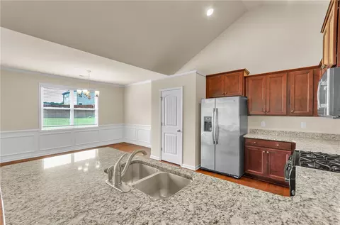 310 Reading Ct, Easley, SC 29642 photo 8