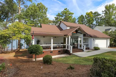 202 Point Pl, Westminster, SC 29693