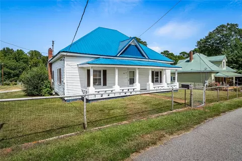 6 Mill St, Pelzer, SC 29669 photo 2