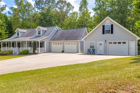 227 Jana Dr, Walhalla, SC 29691