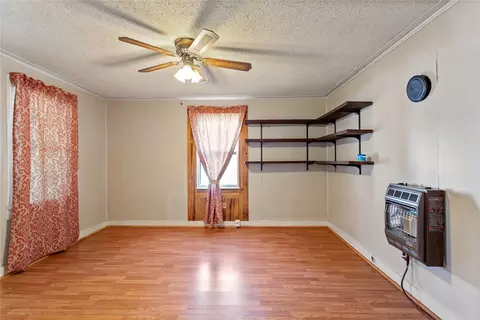 Living - 929 E Main St, Seneca, SC 29678 photo 2 of 3