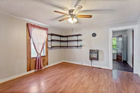Living - 929 E Main St, Seneca, SC 29678 photo 1 of 3