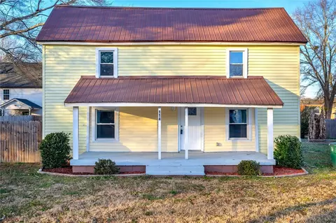 114 W 3rd St, Williamston, SC 29697