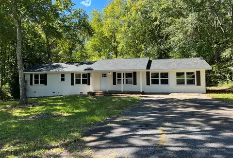 306 Andrew Pickens Dr, Seneca, SC 29678