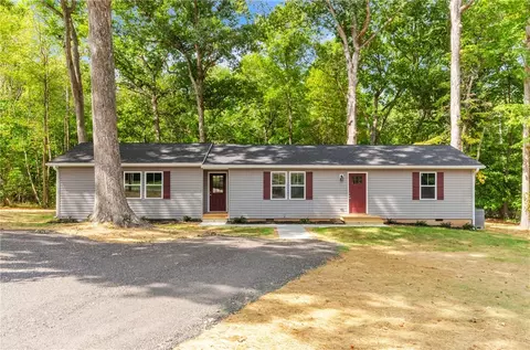 203 Mulberry Ln, Easley, SC 29640