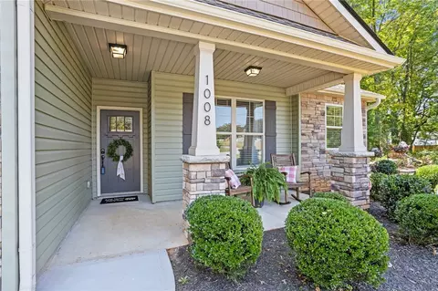 1008 Saluda Dr, Williamston, SC 29697 photo 5