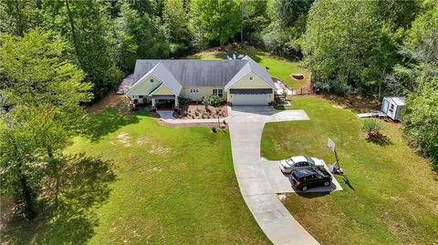 1545 Hefner Rd, Walhalla, SC 29691 photo 2