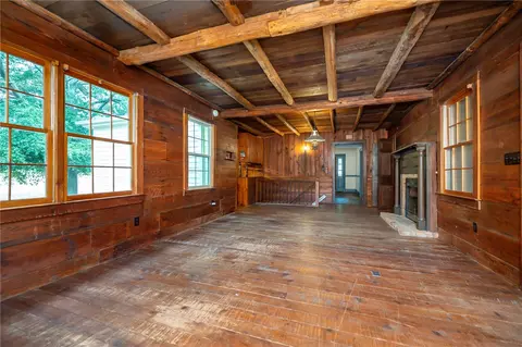 Living - 314 Beeks Rd, Belton, SC 29627 photo 3 of 5