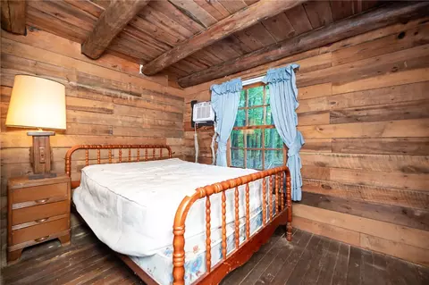 Bedroom - 314 Beeks Rd, Belton, SC 29627 photo 3 of 5