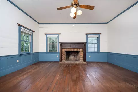 Living - 314 Beeks Rd, Belton, SC 29627 photo 1 of 5