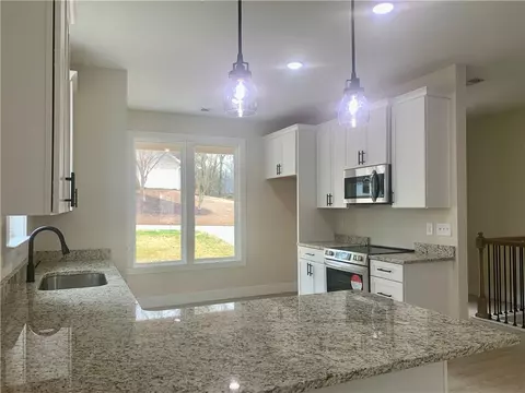 Kitchen - 158 Grand Oak Cir, Pendleton, SC 29670 photo 2 of 4