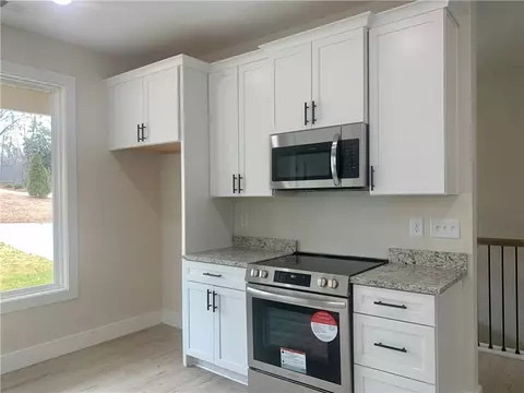 Kitchen - 158 Grand Oak Cir, Pendleton, SC 29670 photo 3 of 4