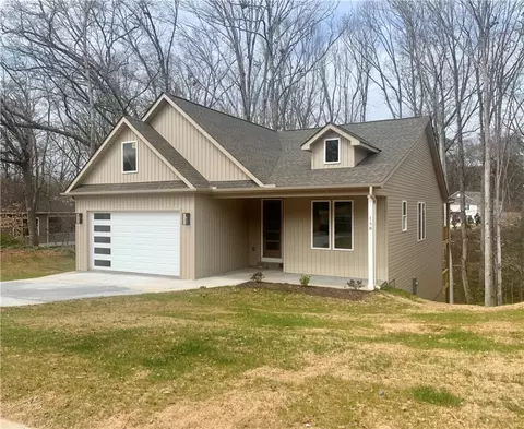158 Grand Oak Cir, Pendleton, SC 29670