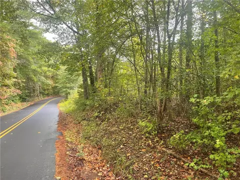 151 Courtney Dr, Walhalla, SC 29691
