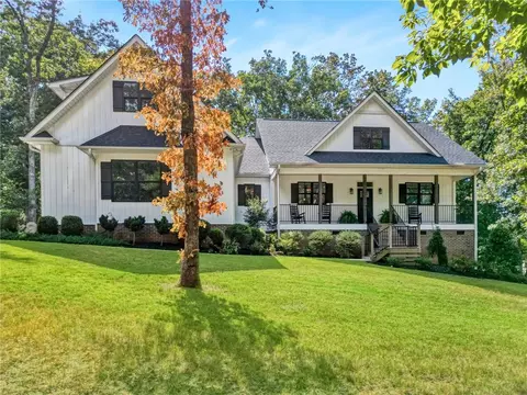 305 Oak Bend Mnr, Central, SC 29630