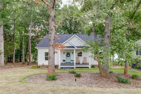 93 Snyder Dr, Townville, SC 29689