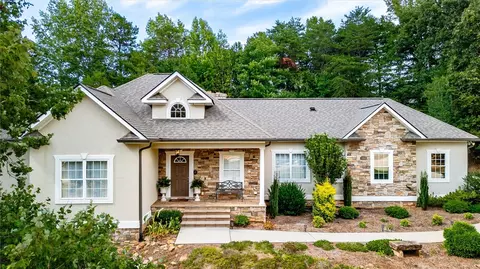 256 Breckenridge Dr, Six Mile, SC 29682