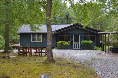 602 Lands End Rd, Seneca, SC 29678