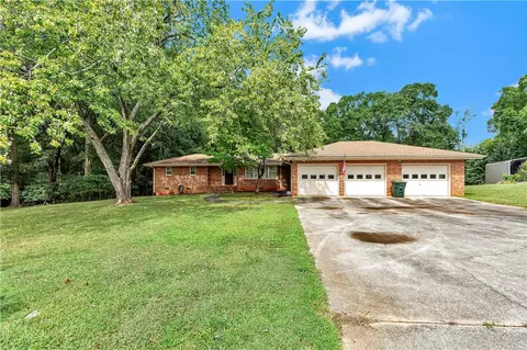 719 W Quincy Rd, Seneca, SC 29678