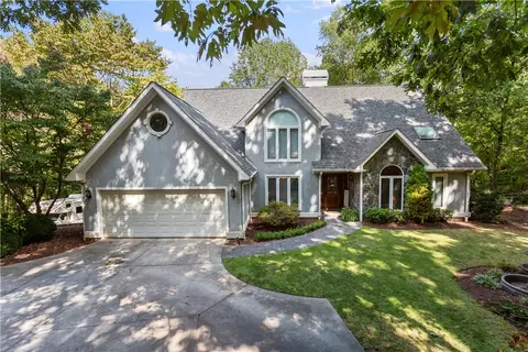 1108 Oconee Bell Ct, Seneca, SC 29672