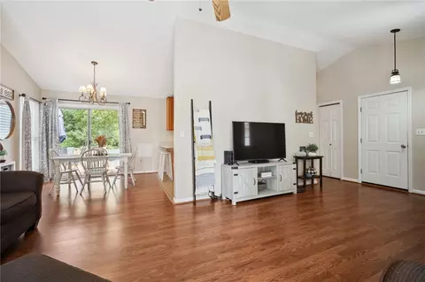 102 Luke Ct, Easley, SC 29640 photo 5
