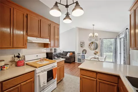 102 Luke Ct, Easley, SC 29640 photo 9