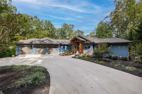 150 S Oak Pointe Dr, Seneca, SC 29672