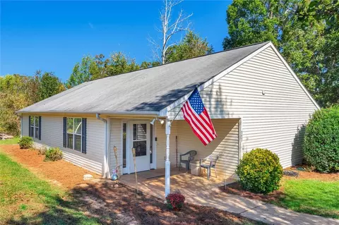 117 Greatview Ln, Greenville, SC 29611