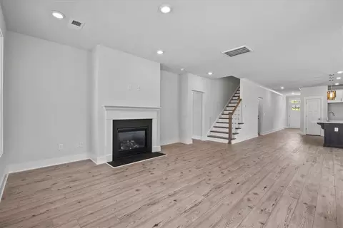 Living - 723 Beech Dr, Seneca, SC 29678 photo 6 of 6