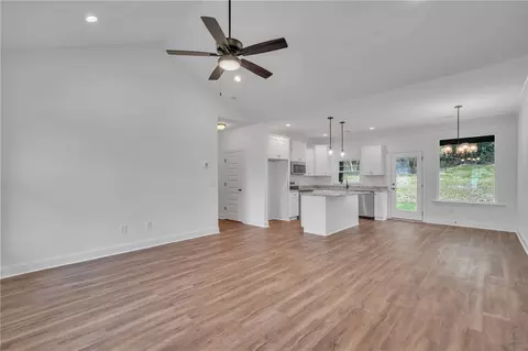 449 Thompson St, Pendleton, SC 29670 photo 5