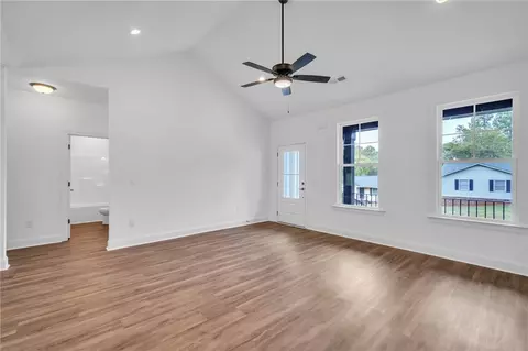 449 Thompson St, Pendleton, SC 29670 photo 3