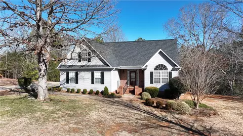 221 Silver Ridge Dr, Central, SC 29630