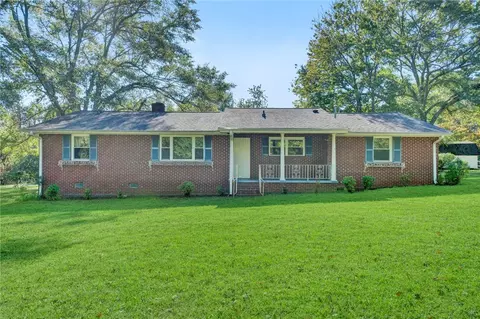 703 Gravley Rd, Pickens, SC 29671