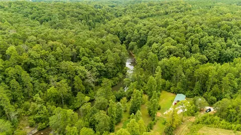 144 Chauga Shoals Dr, Westminster, SC 29693