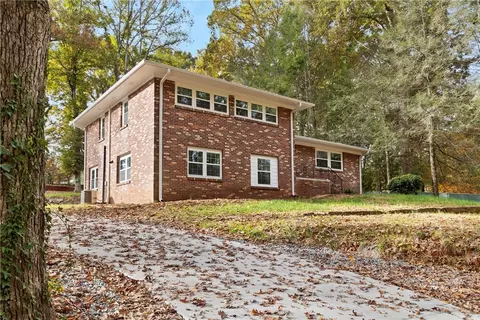 229 N Dogwood Dr, Walhalla, SC 29691