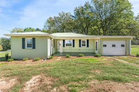 320 Jaira Dr, Seneca, SC 29678