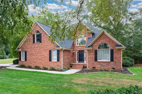 4 Plum Creek Ln, Greenville, SC 29607